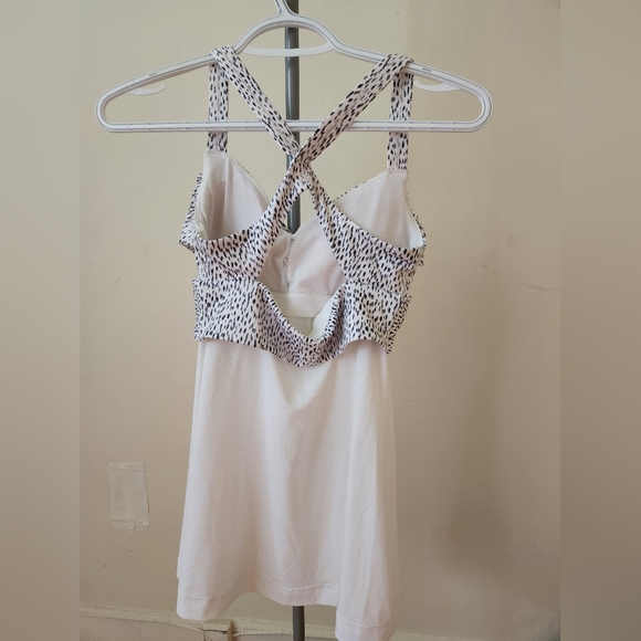 Lululemon tank top size 4 - Picture 2 of 3